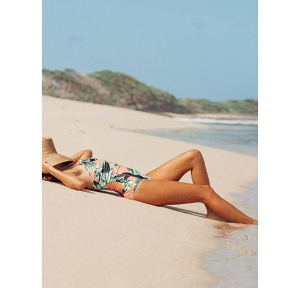 🍍 Tropical One Piece Swimsuit - Picture 5 of 9